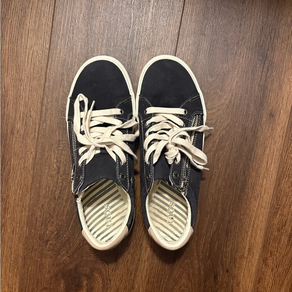 Taos Footwear Black Sneakers with Cream Laces and Zipper